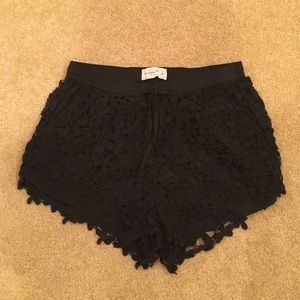 Crochet navy/black shorts